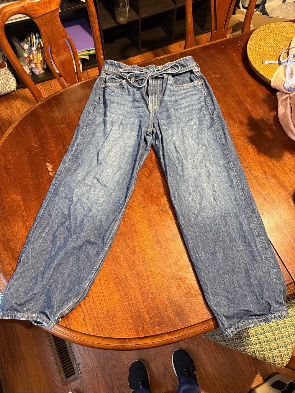 Relaxed Wide-Leg Jeans in Medium Blue with Drawstring Waist